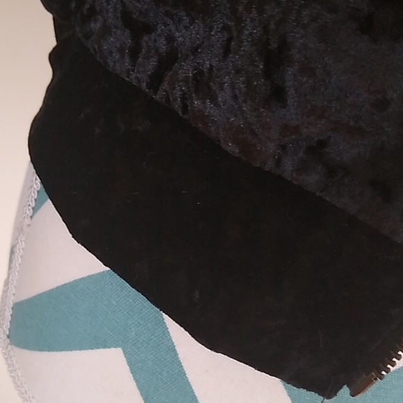 Insta Girl Velvet Like light jacket - Picture 4 of 6